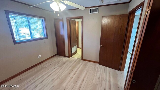 Building Photo - 715 Harding St