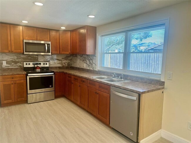 Building Photo - 12741 Poppy St