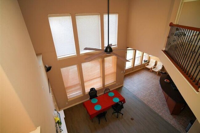 Building Photo - 11608 Spicewood Pkwy