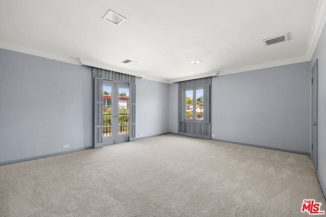 Building Photo - 1029 Chevy Chase Dr