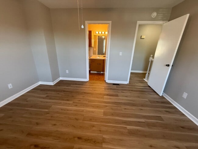 Building Photo - 940 Glenn Unit 503