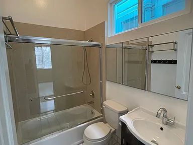 Building Photo - "Charming 2-Bed, 2-Bath Sanctuary in the Heart of San Francisco!"