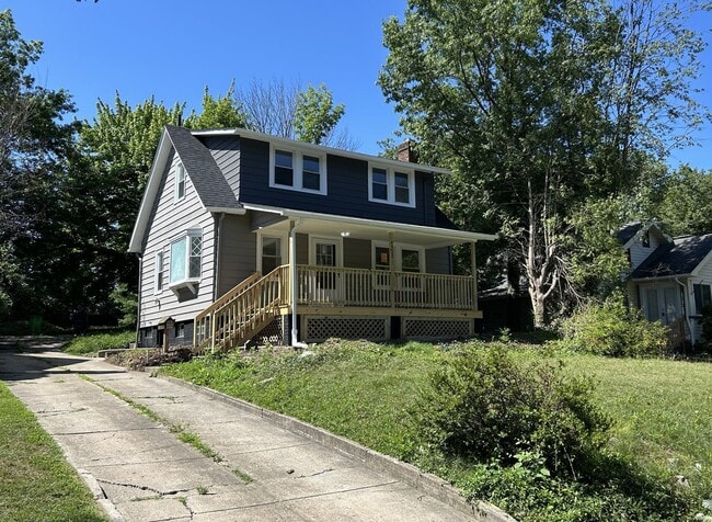 Building Photo - South Euclid Beauty - 3 bedroom Single Fam...
