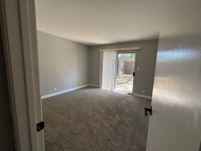 Building Photo - 1116 J St