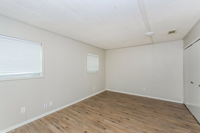 Building Photo - 7913 Limerick Ln