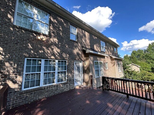 Building Photo - 4540 Pebble Lake Dr
