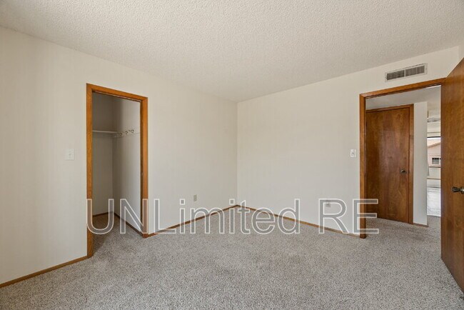 Building Photo - 1125 Arrowhead Ln