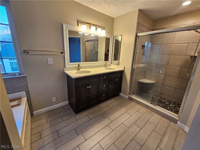 Building Photo - 687 Brookside Ln