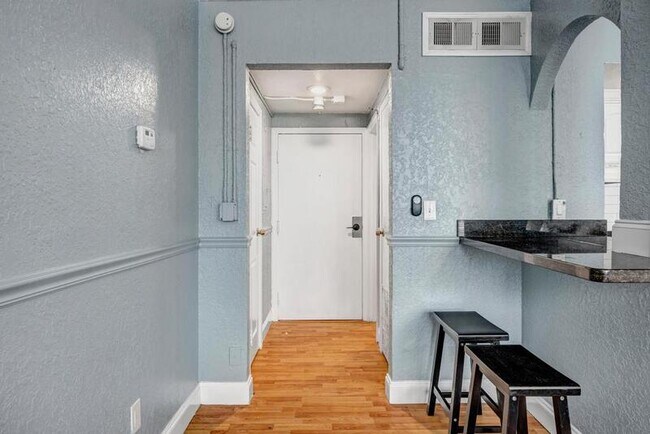 Building Photo - 311 W Ashley St