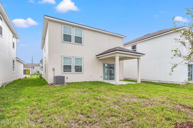 Building Photo - 14726 Cashew Ave