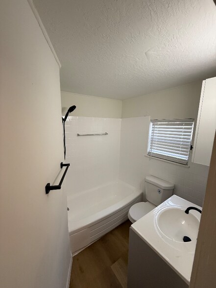 Building Photo - 935 21st St S