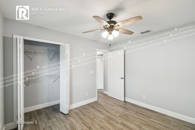 Building Photo - 800 S Galena Ave