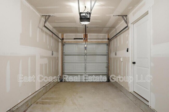 Building Photo - 105 Dripping Spring Dr