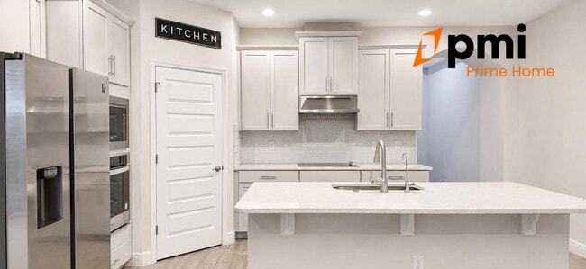 Building Photo - **Charming Upgraded 4-Bedroom Home for Rent in Waterleigh Community**