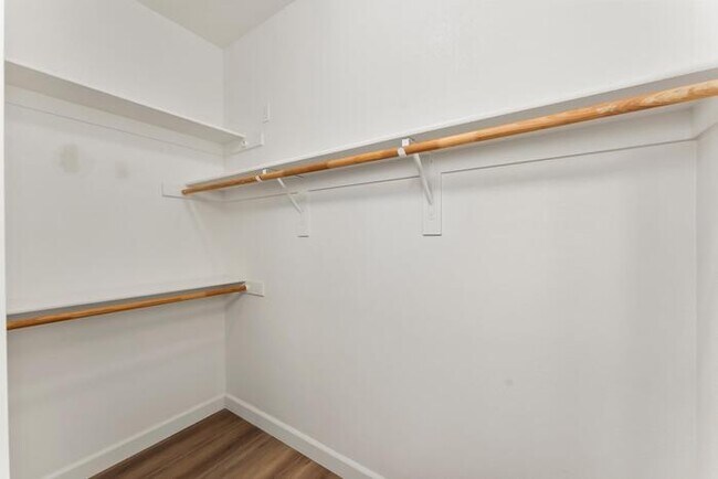 Building Photo - Beautiful 3 Bedroom 2 Bathroom in Gated Community of Folsom, CA!