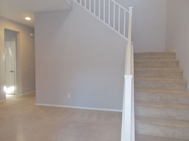 Building Photo - Spacious 3-Bed, 2-Bath Home in Prime Las Vegas Location