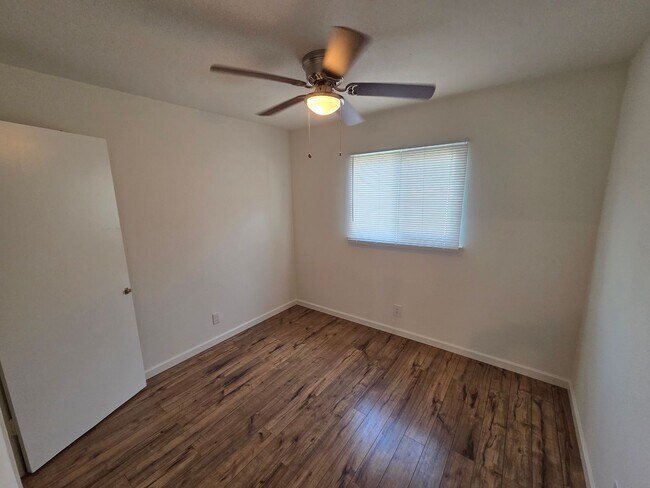 Building Photo - 15303 Fairhope Dr