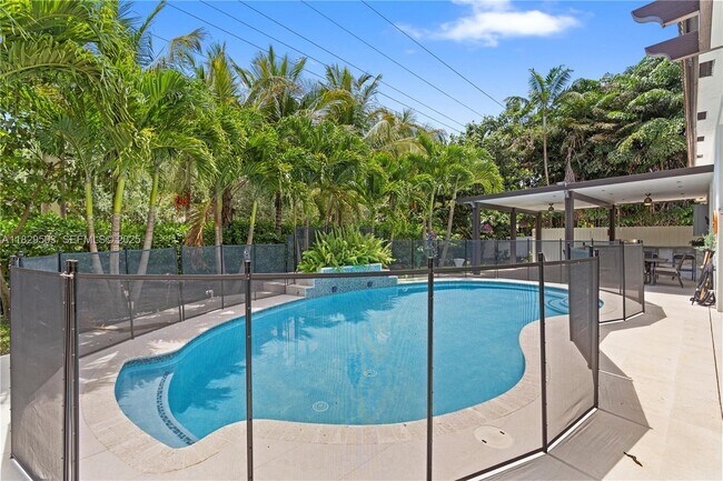 Building Photo - 16601 SW 87th Ct