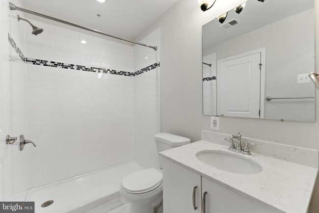 Building Photo - 1111 Trenton Pl SE