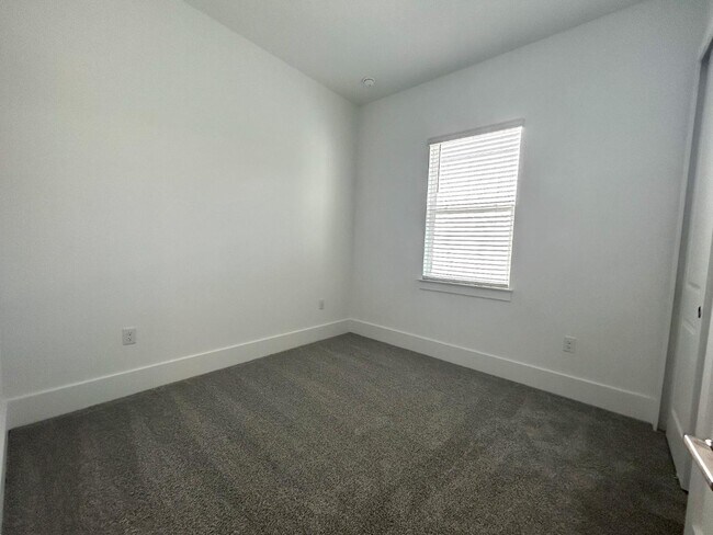 Building Photo - 12615 Clear Sapphire Dr