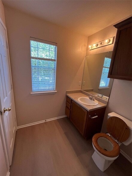 Building Photo - 513 Crater Lake Dr