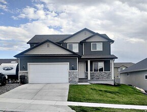 Building Photo - Newer Eagle Mountain Home with 2-Car Garage and Basement Storage