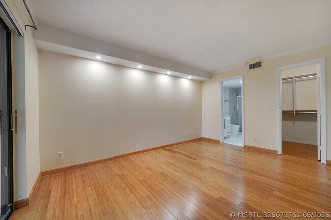 Building Photo - 1284 S Military Trail