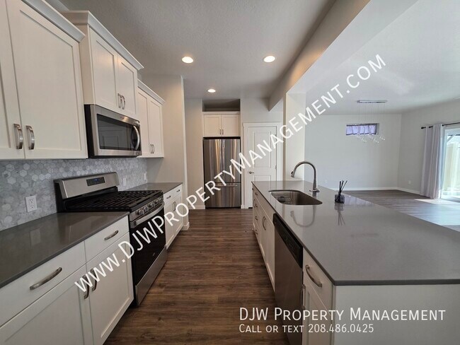 Building Photo - 2351 E Danzee Dr