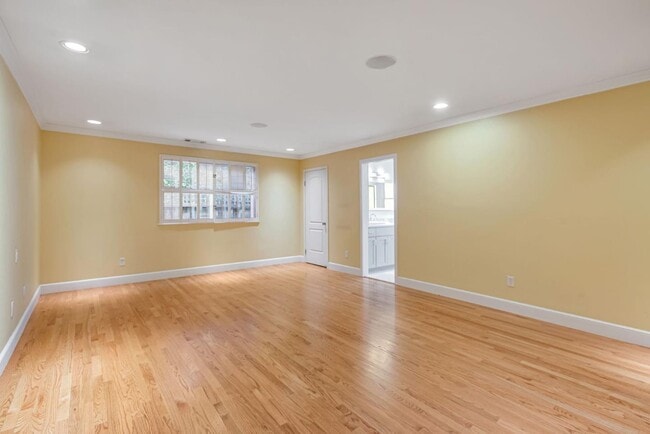 Building Photo - 312 23rd Ave