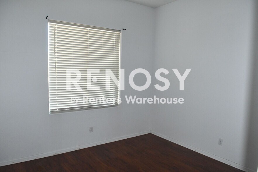 Building Photo - 6027 N 133rd Dr