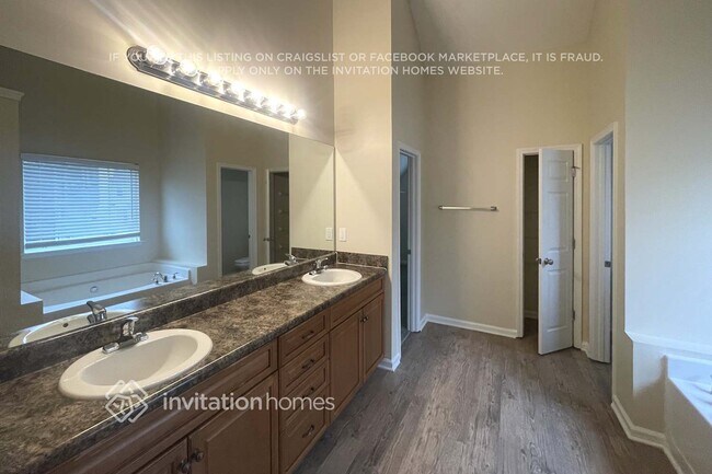 Building Photo - 471 Charles Towne Ave