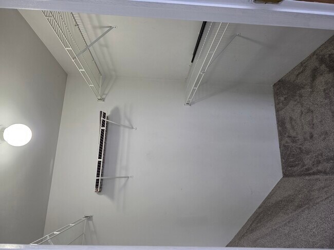 Building Photo - 462 Thomas Paine Ct