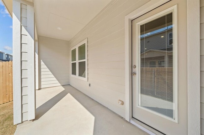 Building Photo - 1850 Settlers Glen Dr