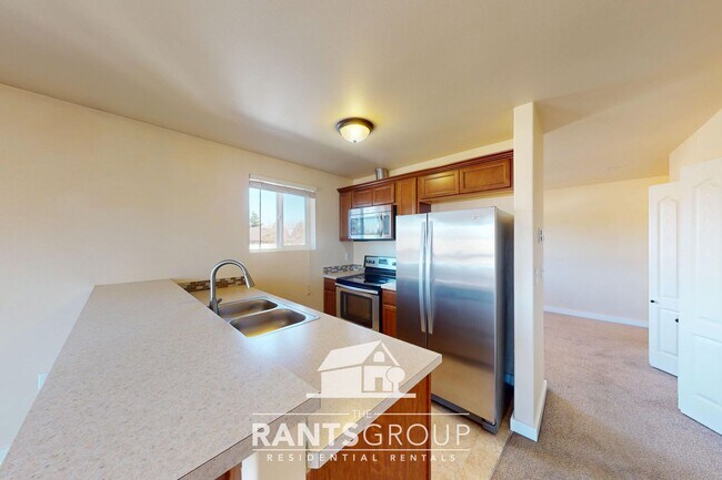 Building Photo - Cute 2 Bed in the heart of Yelm!