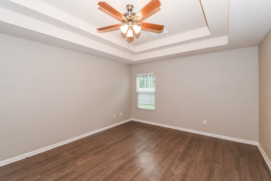 Building Photo - 11049 Snowbrook Ct