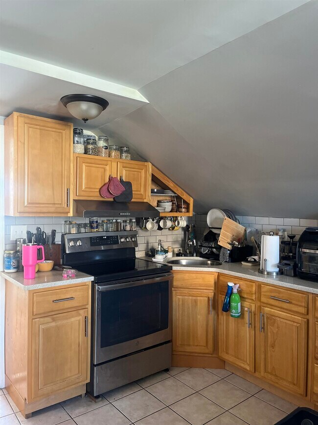 Building Photo - 315 44th St