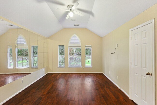Building Photo - 1423 Meadow Lakes Dr