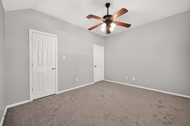 Building Photo - 11915 Lois Ln Dr