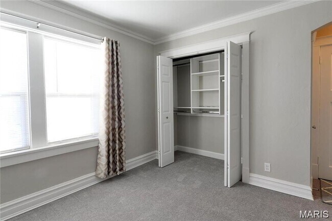 Building Photo - 6607 Clayton Rd