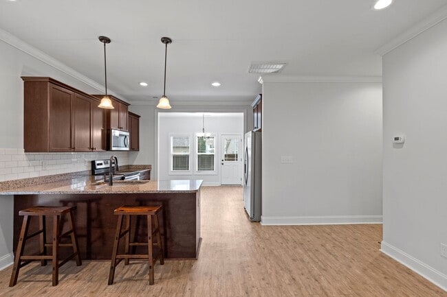 Building Photo - Welcome to Marsh Haven!