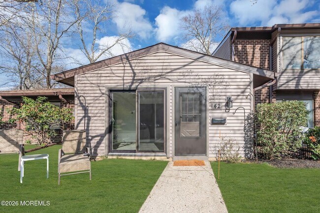 Building Photo - 42 Lexington Ct