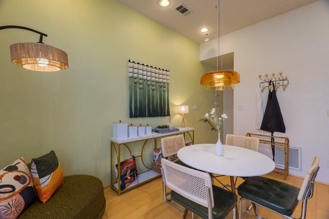 Building Photo - 877 Silver Ave SW