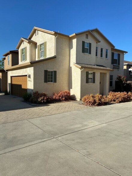 Building Photo - 2372 Shining Star Way