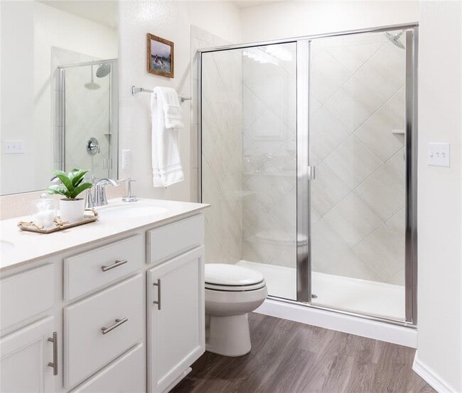 Building Photo - 9006 Golden Leaf Dr