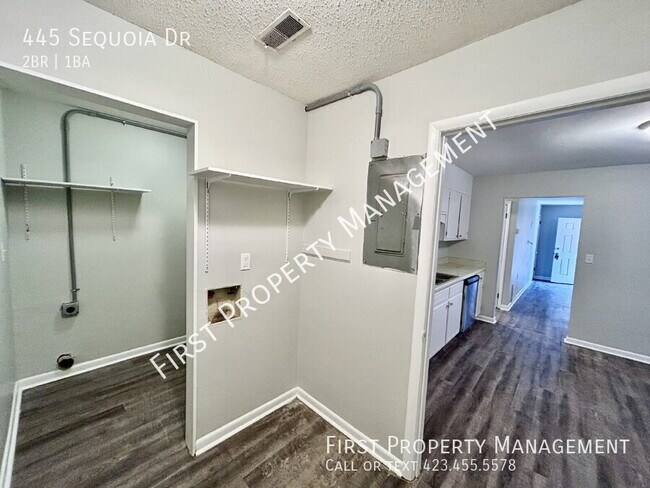 Building Photo - 445 Sequoia Dr