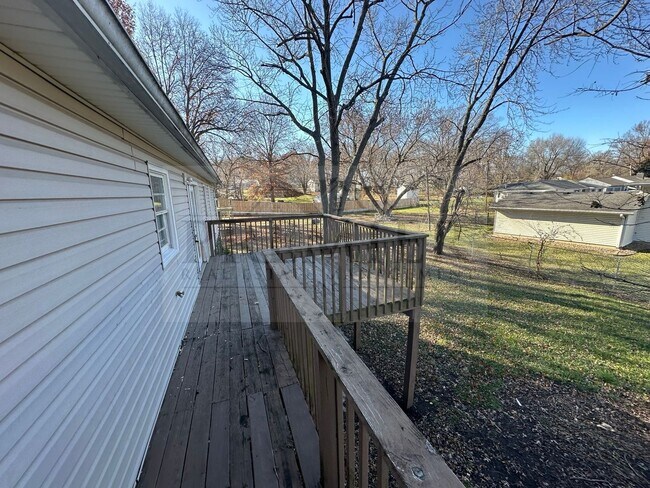 Building Photo - 7716 Crisp Ave