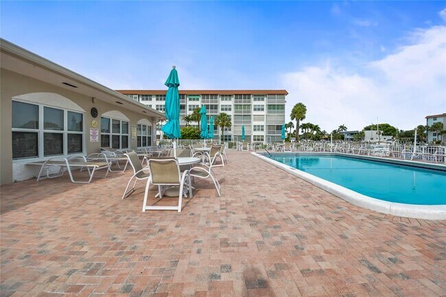 Building Photo - 2809 Florida Blvd