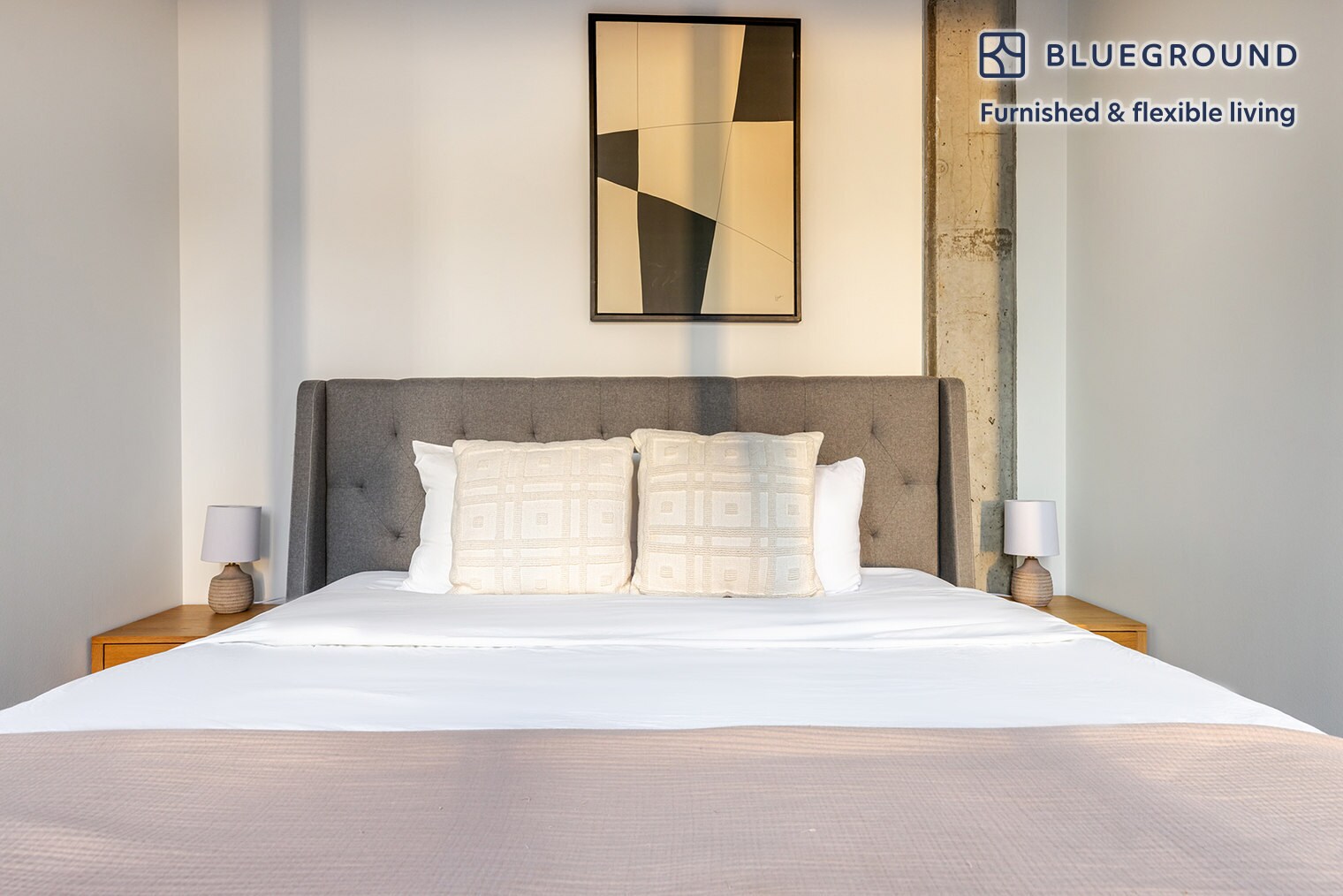 Building Photo - 215 W Lake St