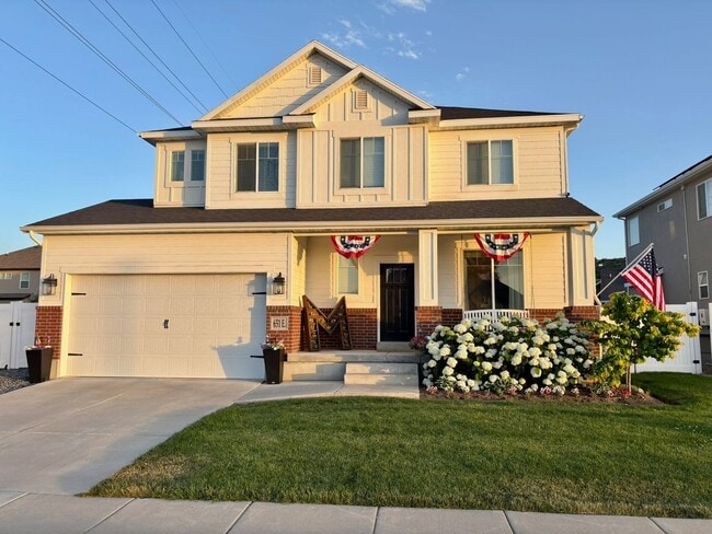 Building Photo - Spacious 4 Bed, 2.5 Bath Home with Central Air & 2-Car Garage! - Available NOW!