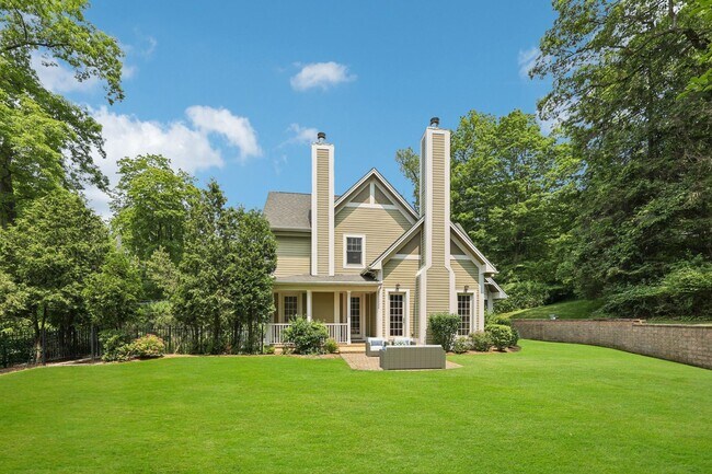 Building Photo - 699 Ardsley Rd